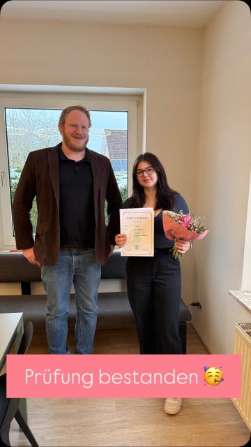 Unsere Auszubildende Mia-Lynn hat ihre Gesellenprüfung zur Zahntechnikerin erfolgreich bestanden. Wir sind stolz auf dich und freuen uns auf viele weitere Jahre mit dir bei uns. 😊

#handwerk #Gesellenprüfung #Stolz #ausbildung #Zukunft